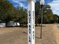 [Blade cut] Community street sign posts