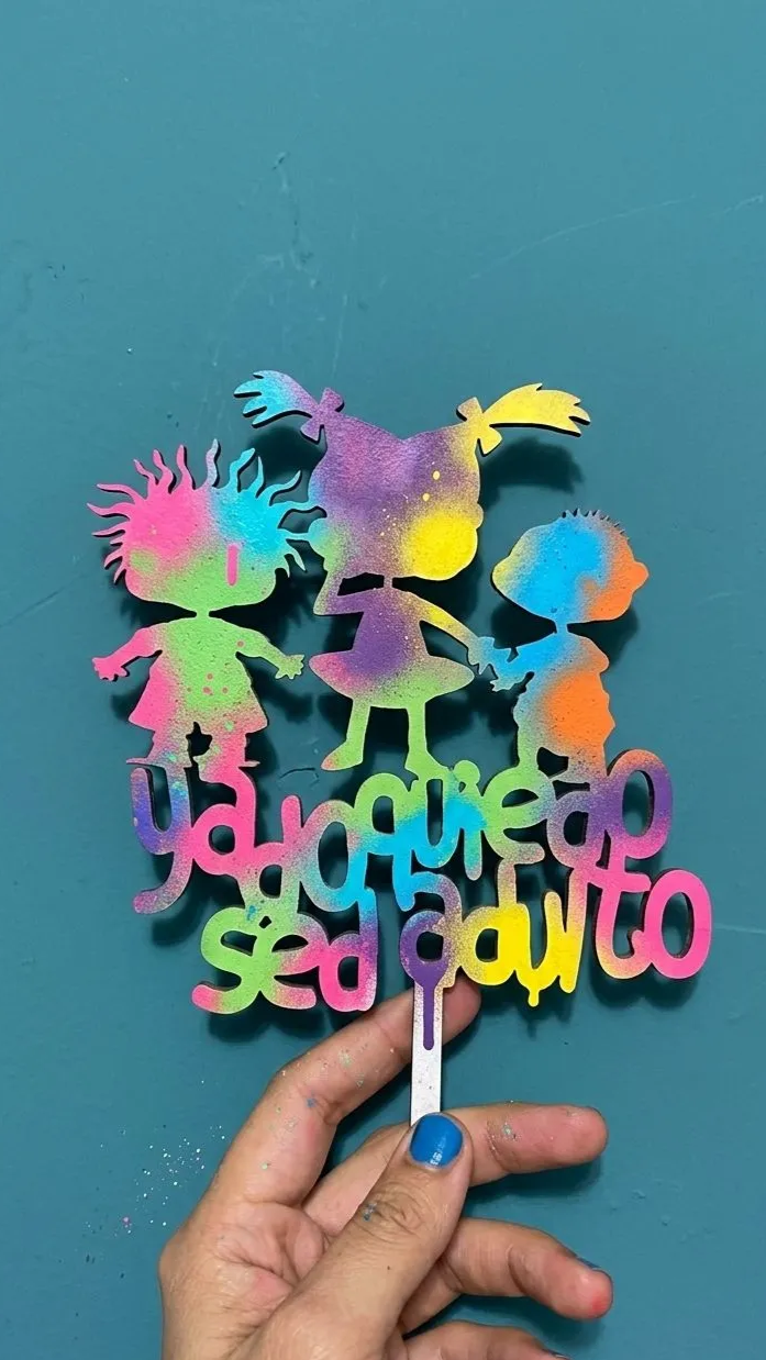[Laser cut and engrave] Topper para pastel con personajes de Rugrats y frase ya no quiero ser adulto