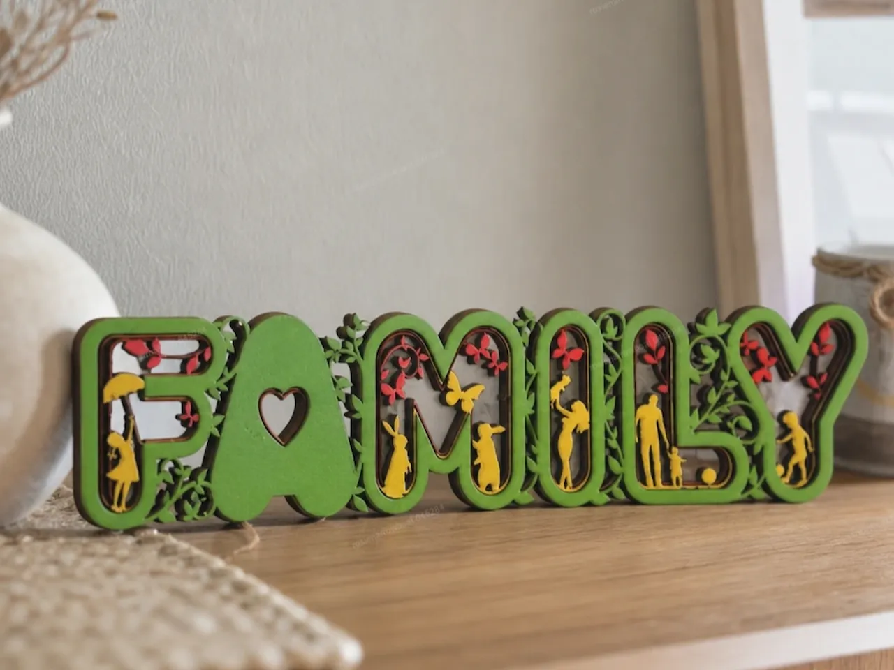 [Laser cut and engrave] Family Word Sign with Silhouette Figures and Floral Accents