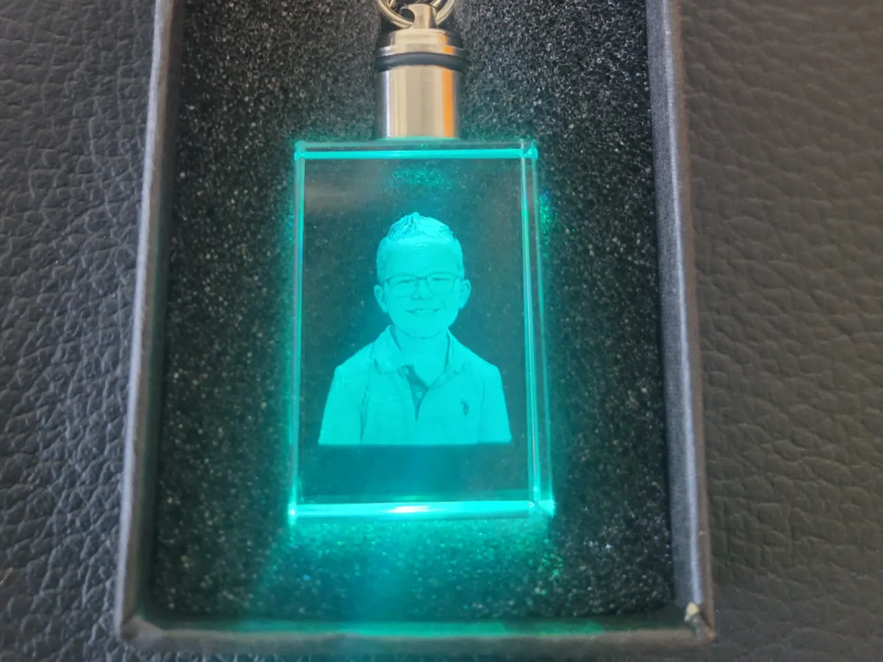 [Laser cut and engrave] Lighted Crystal Keychain with Portrait