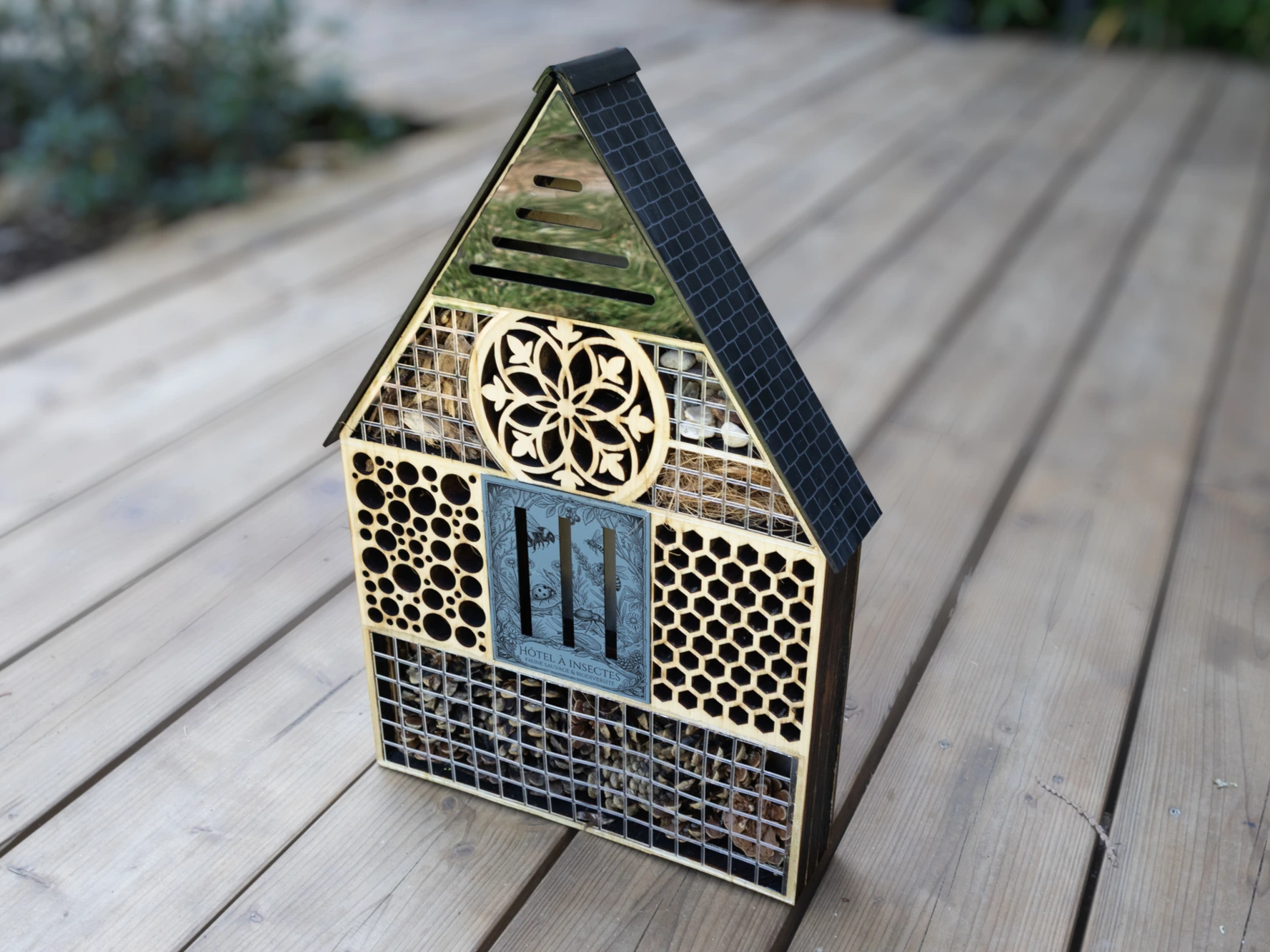 Hôtel à insectes en bois et acrylique pour jardin