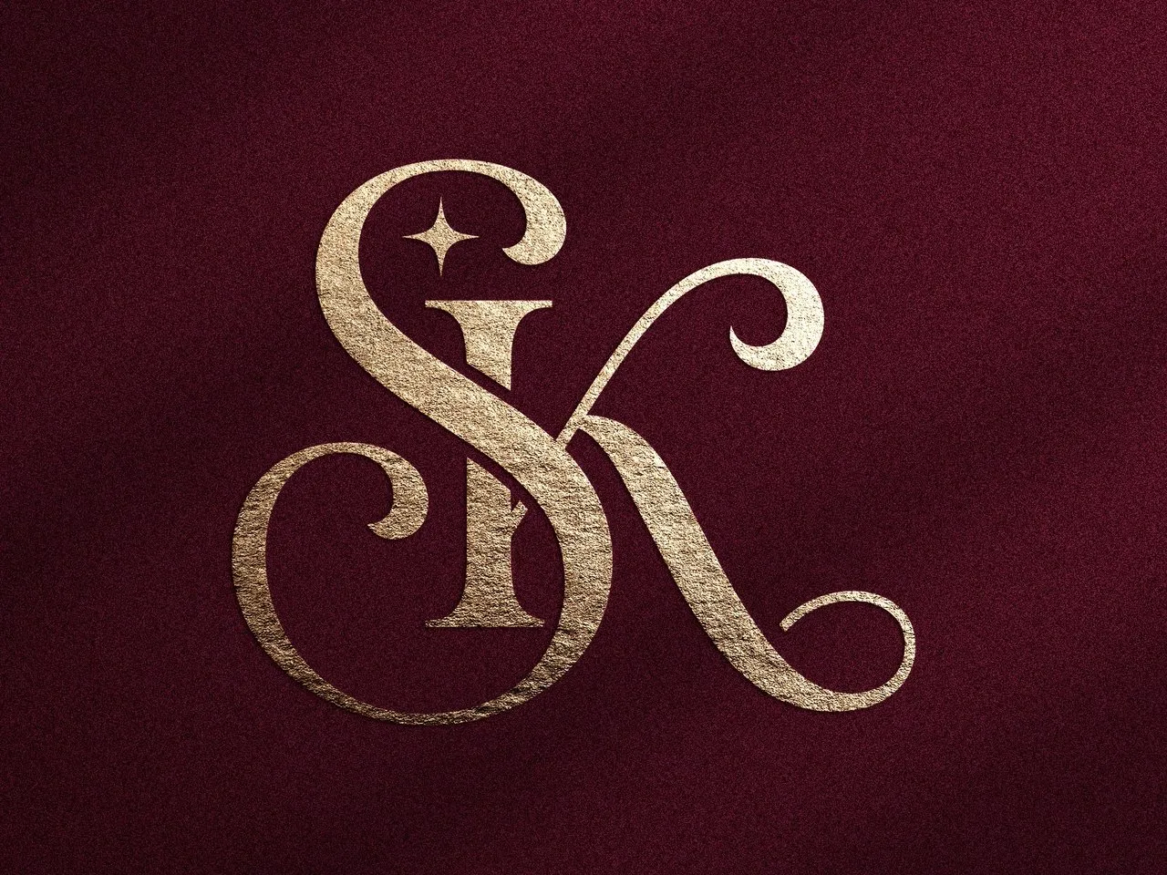 [Laser cut and engrave] Monogramme doré avec les lettres S et K sur fond bordeaux