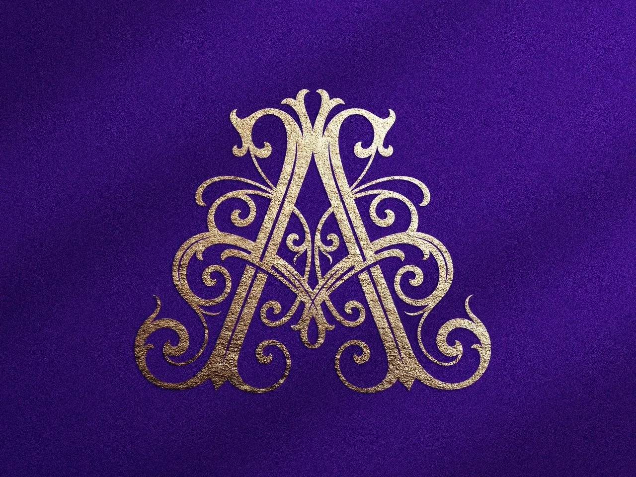 [Laser cut and engrave] Lettre A ornementale dorée sur fond violet