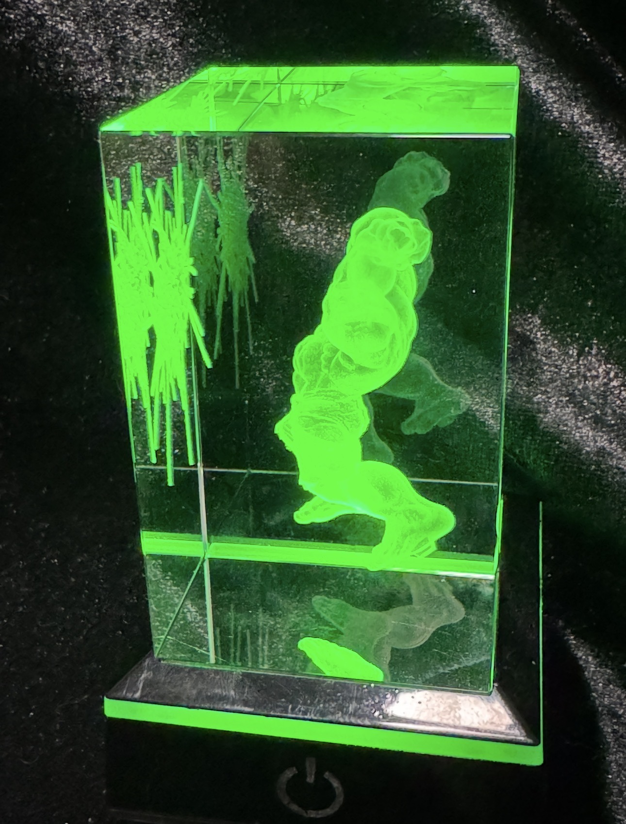 [Laser cut and engrave] Hulk 3D Crystal Cube with Green Glowing Light Base