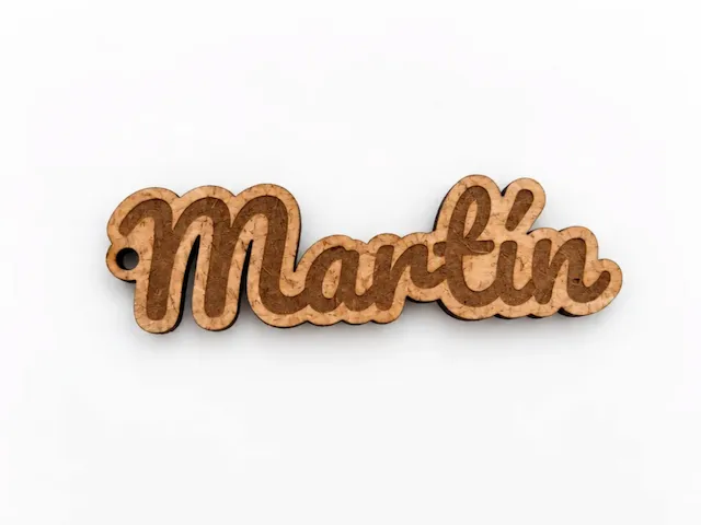 Llavero de madera con nombre personalizado Marlin