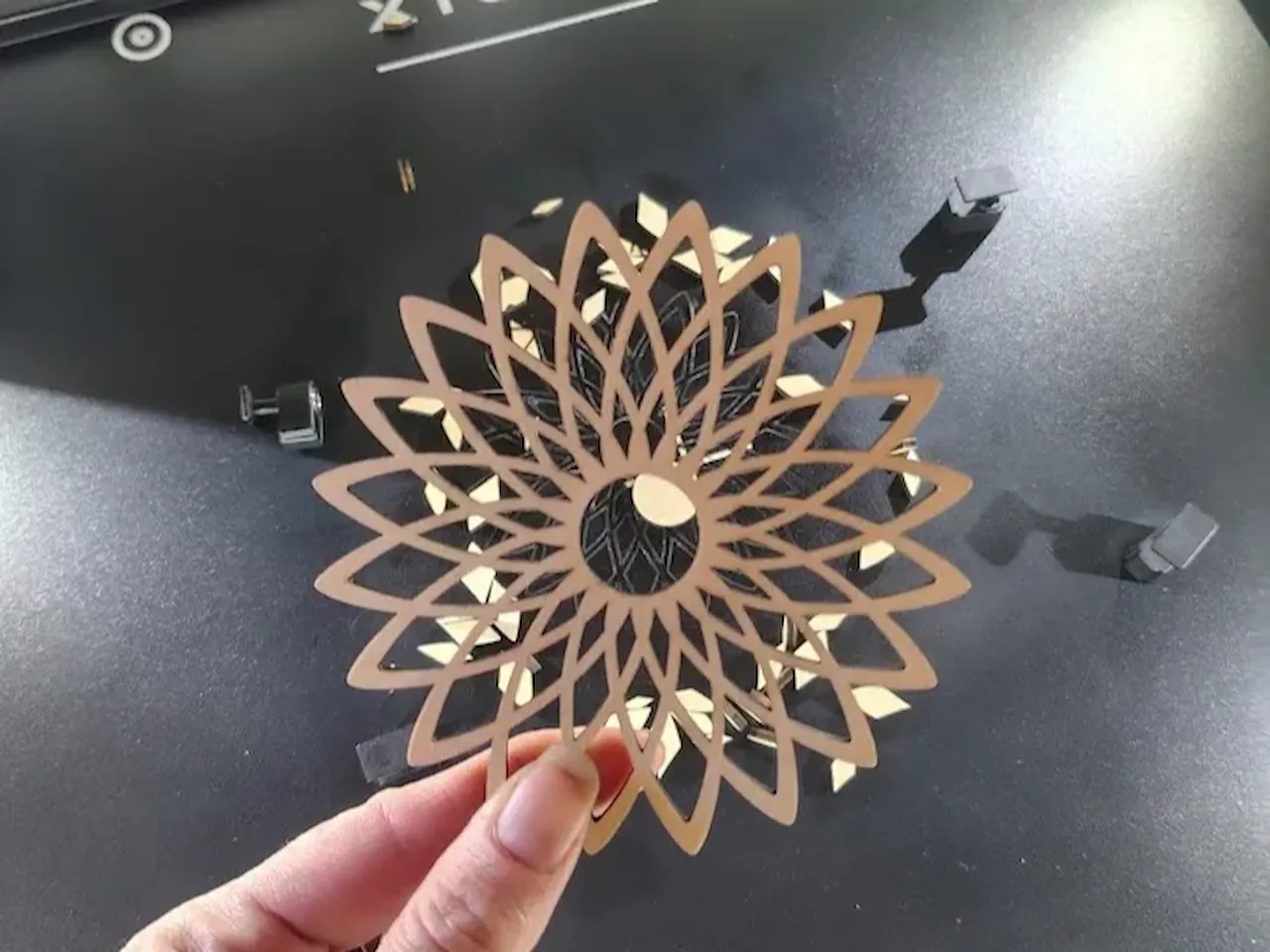 [Laser cut and engrave] Geometric flower mandala wall art cutout