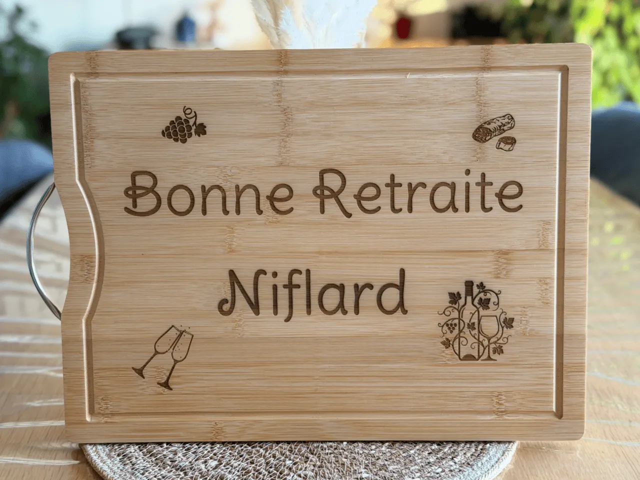 [Laser cut and engrave] Planche à découper en bambou personnalisée pour départ en retraite