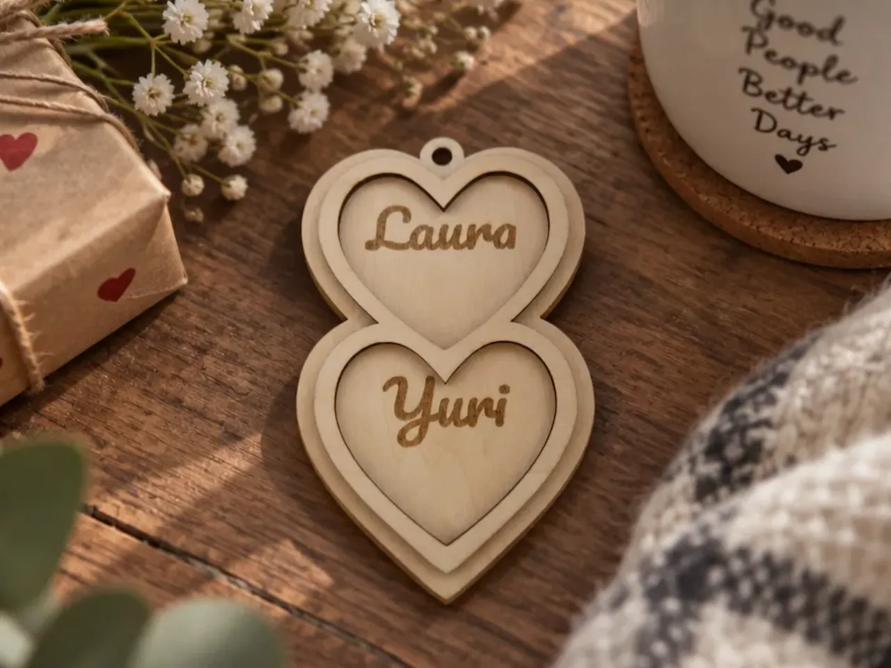 [Laser cut and engrave] Ciondolo a forma di doppio cuore con nomi personalizzati