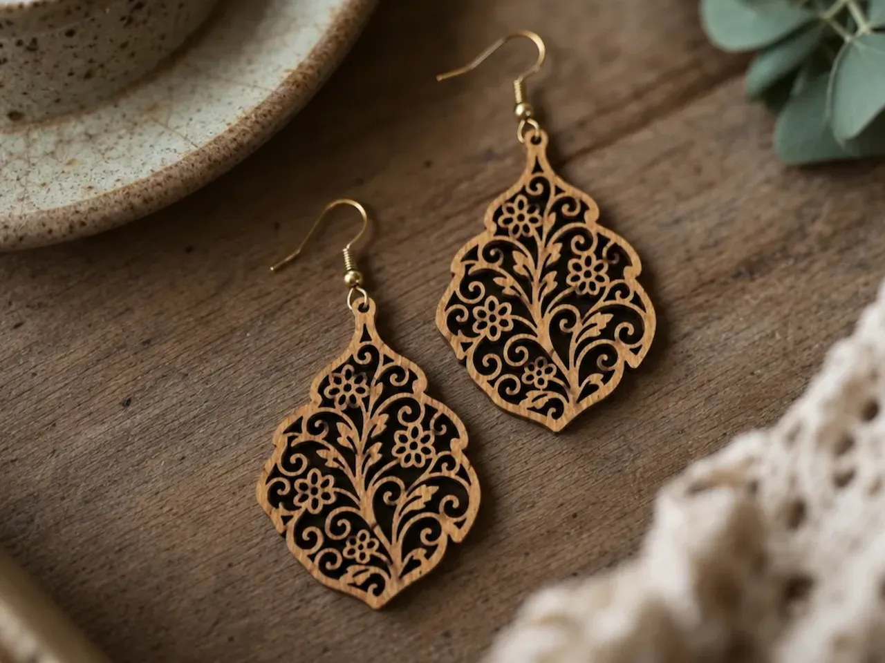 [Laser cut and engrave] Filigree Floral Teardrop Wooden Earrings