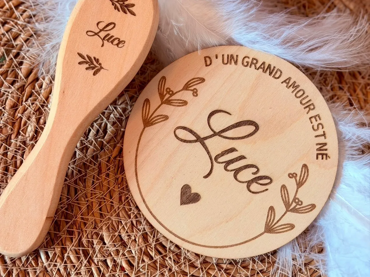 [Laser cut and engrave] Brosse à cheveux en bois personnalisée et disque souvenir pour bébé
