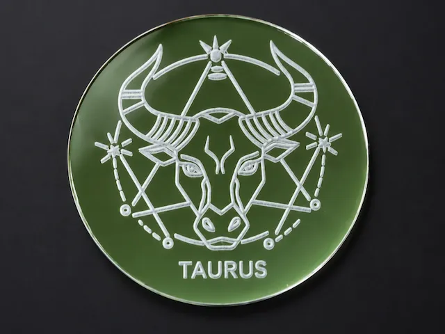 Disque décoratif avec signe astrologique du Taureau