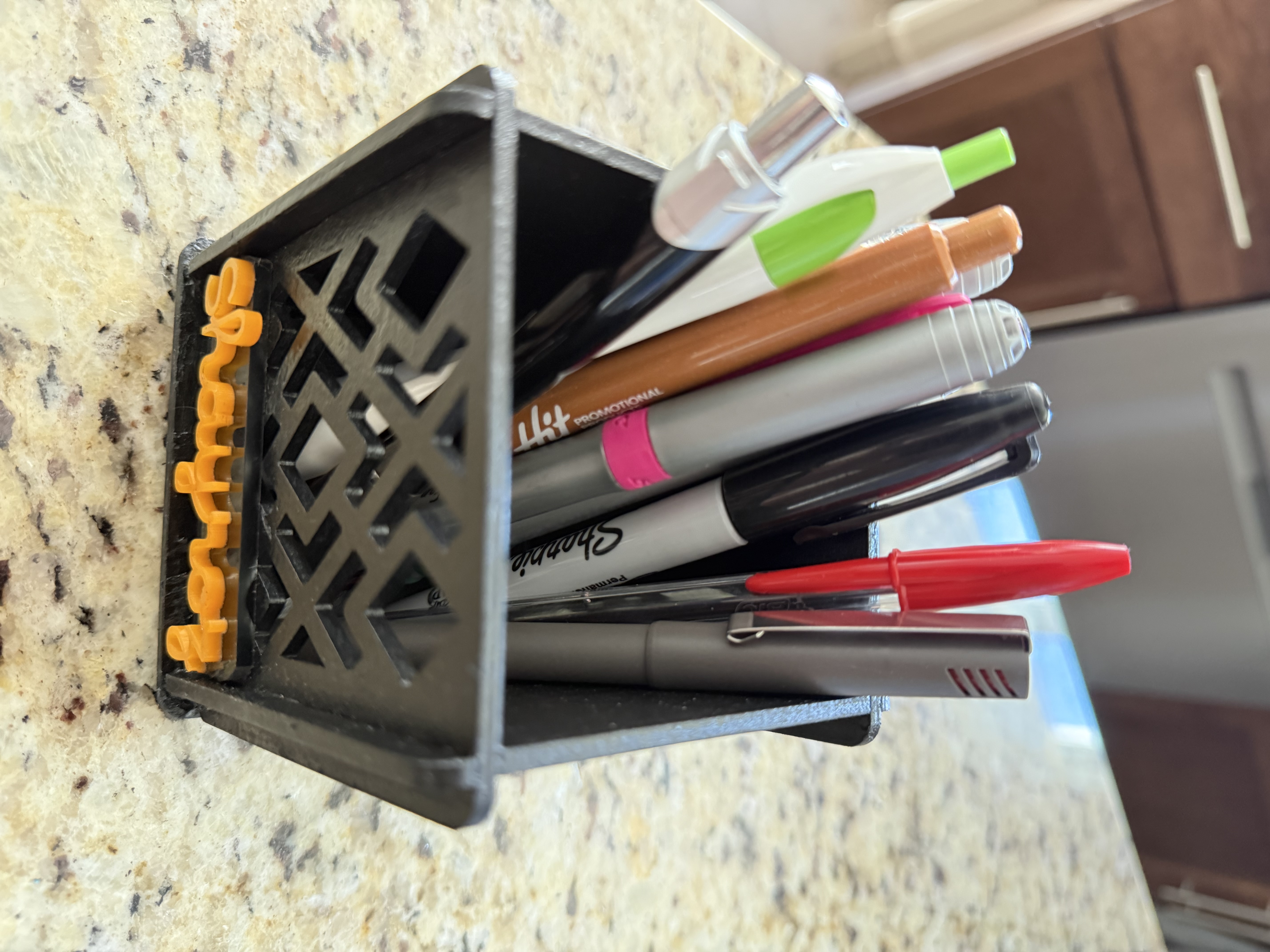 [Laser cut and engrave] Personalized Black Lattice Pen Holder with Shayroz Nameplate