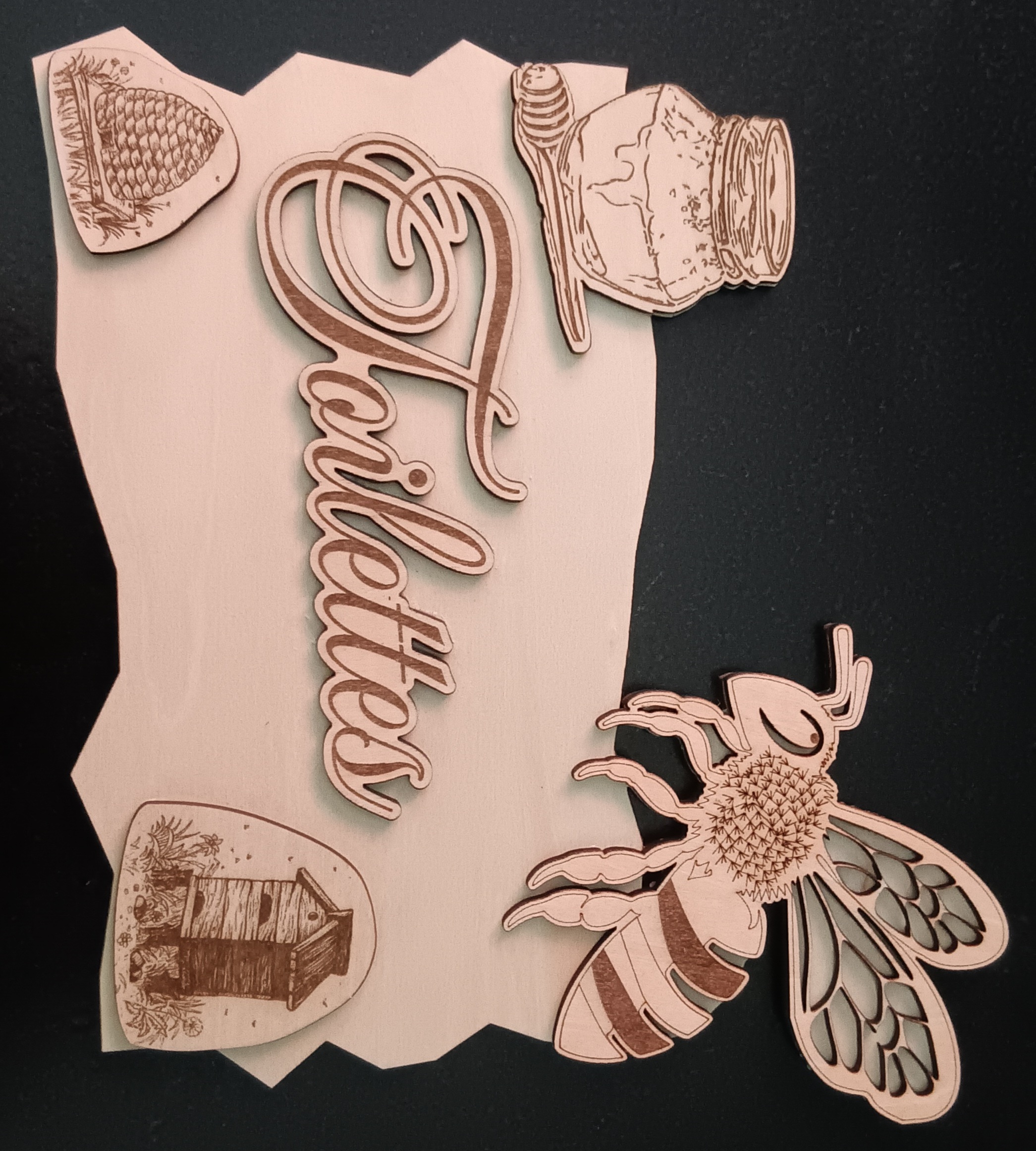 [Laser cut and engrave] Plaque de porte thème abeille