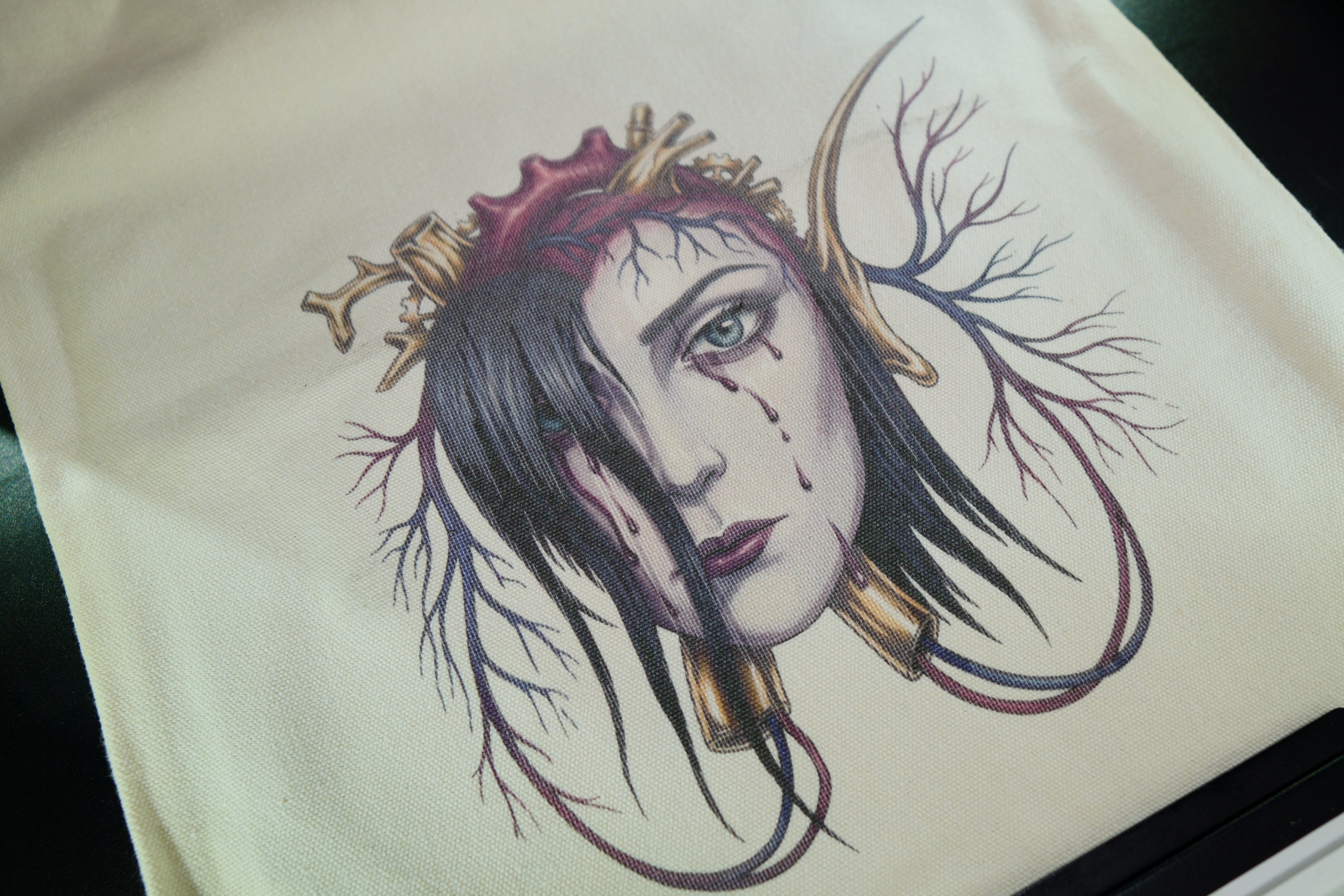 [Inkjet printing] Canvas Tote Bag Print of a Mechanical/Cyborg Bleeding heart