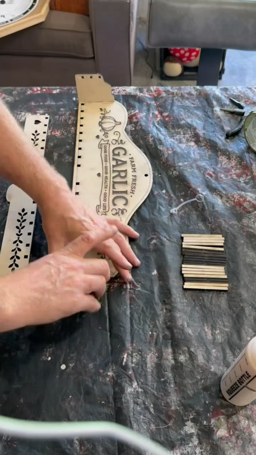 [Laser cut and engrave] Garlic Drying Rack / Farmers Market Display