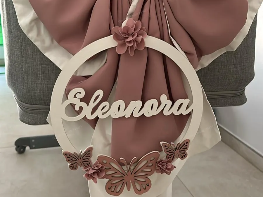 Fiocco nascita circolare personalizzato con nome Eleonora e farfalle