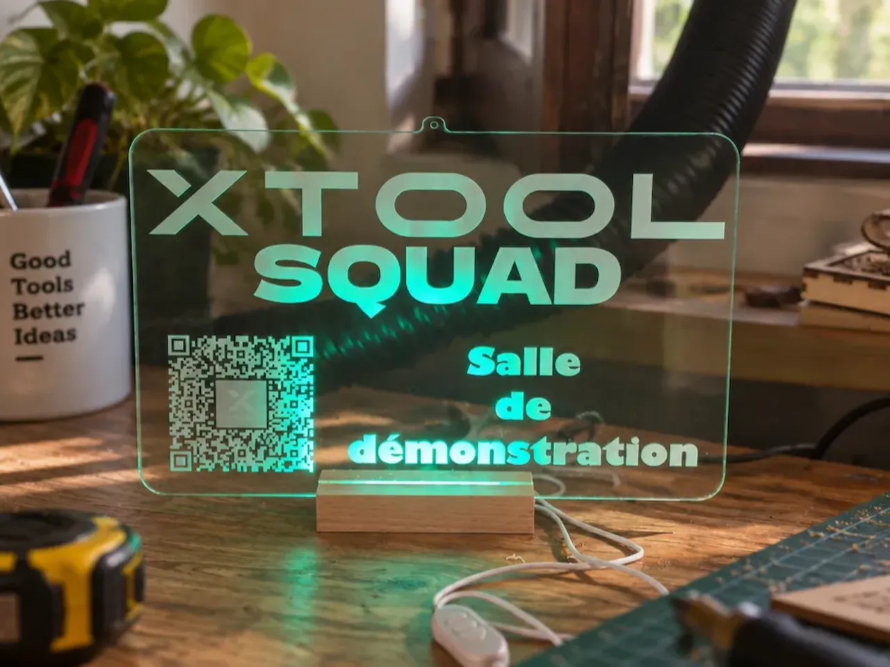[Laser cut and engrave] Panneau lumineux LED avec QR code pour salle de démonstration