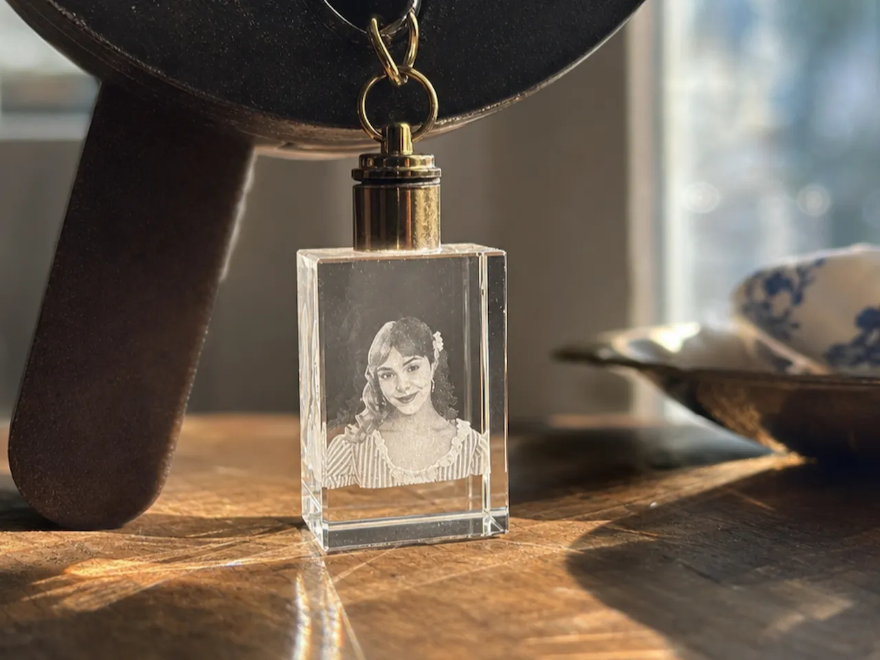 [Laser cut and engrave] Crystal Portrait Keychain with Custom Photo