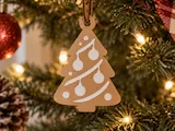 [Laser cut and engrave] Christmas tree ornament with bauble and garland details