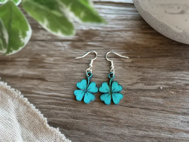 Boucles d'oreilles pendantes en forme de trèfle à quatre feuilles turquoise
